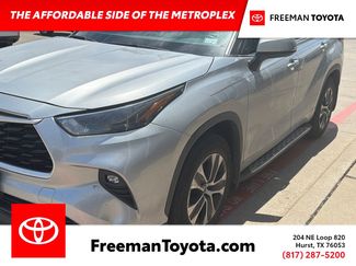Used 2022 Toyota Highlander XLE FWD video 1