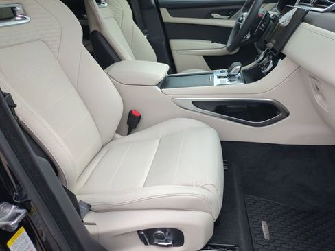 New 2026 Jaguar F-PACE SVR image 18