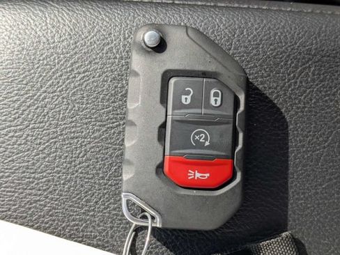 Used 2024 Jeep Wrangler Unlimited Sport AWD/4WD image 30