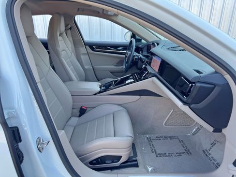 Used 2024 Porsche Panamera 4 image 16