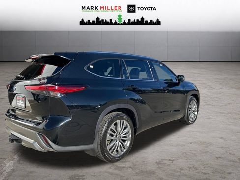 Used 2022 Toyota Highlander Platinum AWD/4WD image 6