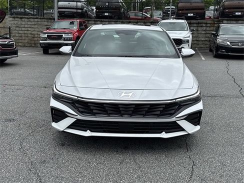 New 2025 Hyundai Elantra Limited image 2