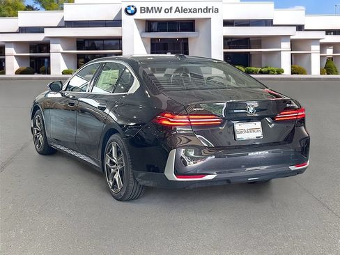 New 2027 BMW 530i xDrive w/ Premium Package AWD/4WD image 7