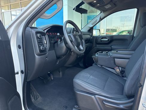 Used 2019 Chevrolet Silverado 1500 Custom Trail Boss w/ Custom Convenience Package image 19