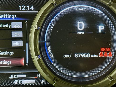 Used 2019 Lexus UX 250h F Sport w/ F Sport Premium Package image 18