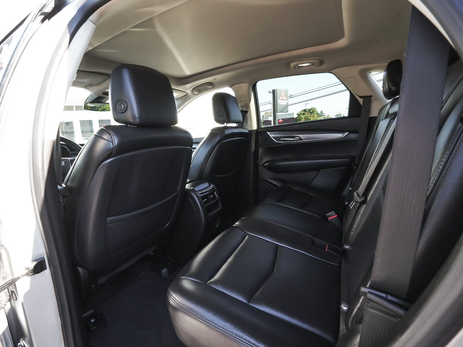 Used 2018 Cadillac XT5 Premium Luxury w/ Driver Assist Package AWD/4WD image 35