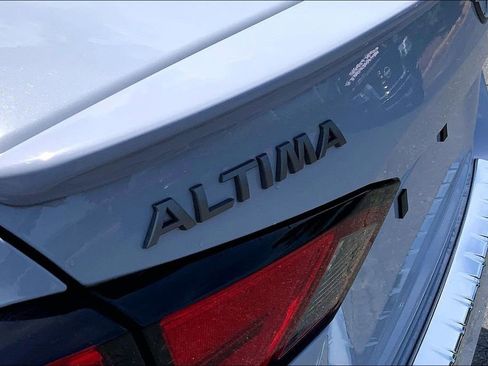 Used 2023 Nissan Altima 2.5 SR w/ SR Premium Package FWD image 22