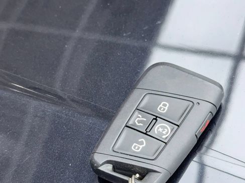 Used 2022 Volkswagen Tiguan SE R-Line FWD image 63