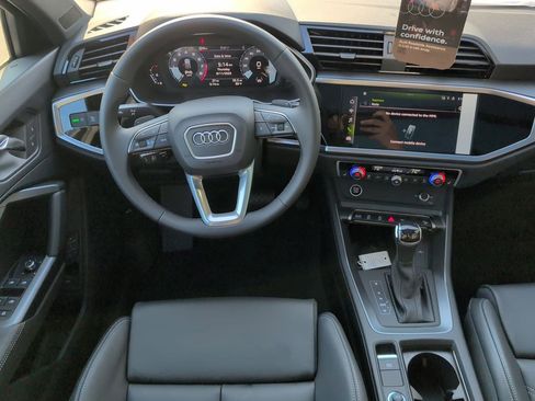 New 2025 Audi Q3 2.0T Premium image 13