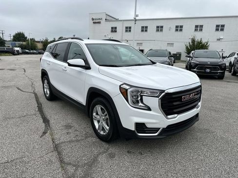 Used 2023 GMC Terrain SLE w/ Driver Convenience Package FWD image 11