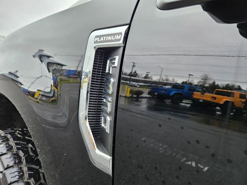 Used 2017 Ford F350 Platinum w/ Platinum Ultimate Package image 9