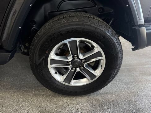 Used 2021 Jeep Wrangler Unlimited Sahara w/ Uconnect 4C Nav & Sound Group AWD/4WD image 23