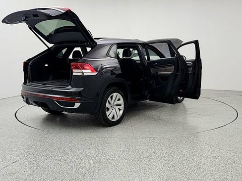 Used 2021 Volkswagen Atlas Cross Sport SE w/ Panoramic Sunroof Package AWD/4WD image 11