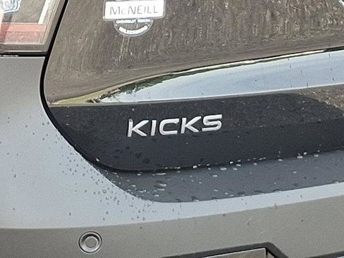 New 2025 Nissan Kicks SR image 10