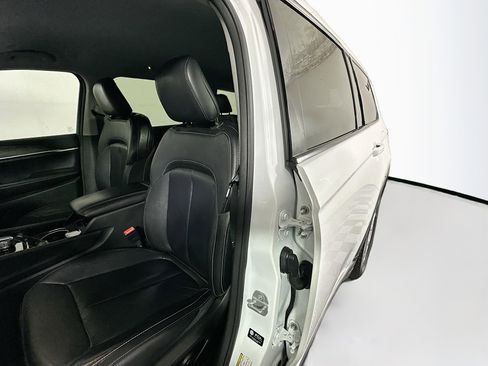 Used 2022 Jeep Grand Cherokee L Limited image 12