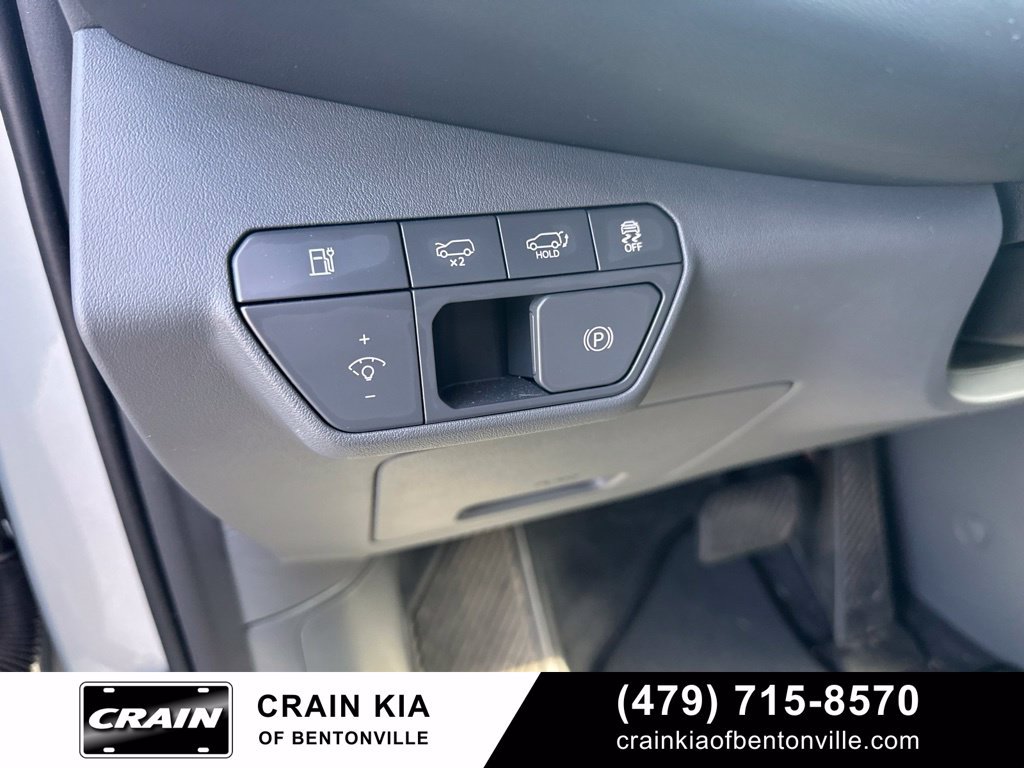 Certified 2024 Kia EV9 Light Long Range RWD image 18