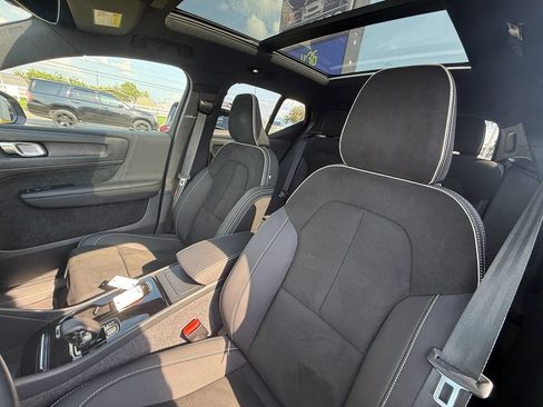 Used 2023 Volvo XC40 Recharge Plus AWD/4WD image 13