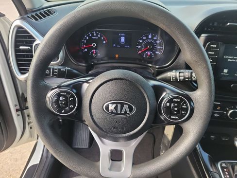 Used 2021 Kia Soul S image 24