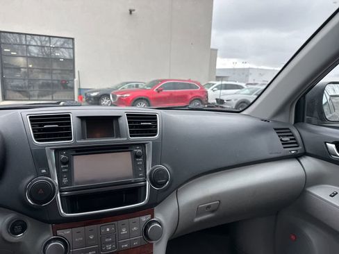 Used 2013 Toyota Highlander Limited image 17