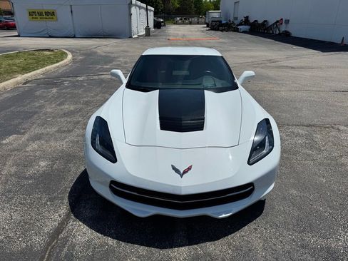 Used 2017 Chevrolet Corvette Stingray Coupe RWD image 2