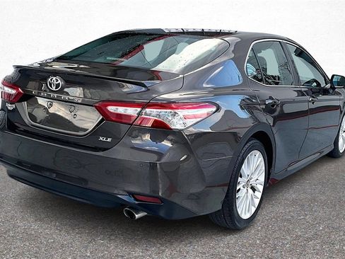 Certified 2018 Toyota Camry XLE image 7