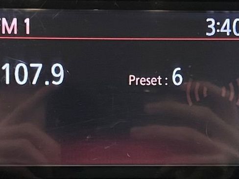 Used 2017 Nissan Altima 2.5 SL w/ Moonroof Package image 34