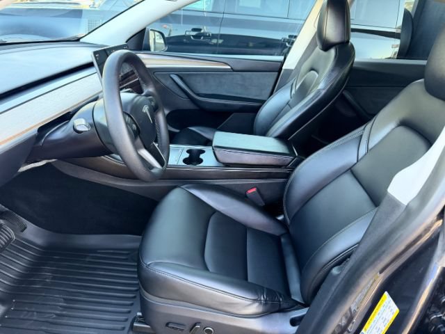 Used 2024 Tesla Model Y Long Range RWD image 10