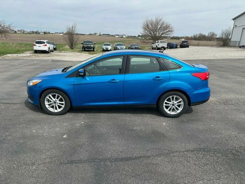 Used 2015 Ford Focus SE image 2