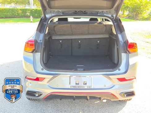 Certified 2022 Buick Encore GX Essence w/ Advanced Technology Package FWD image 5