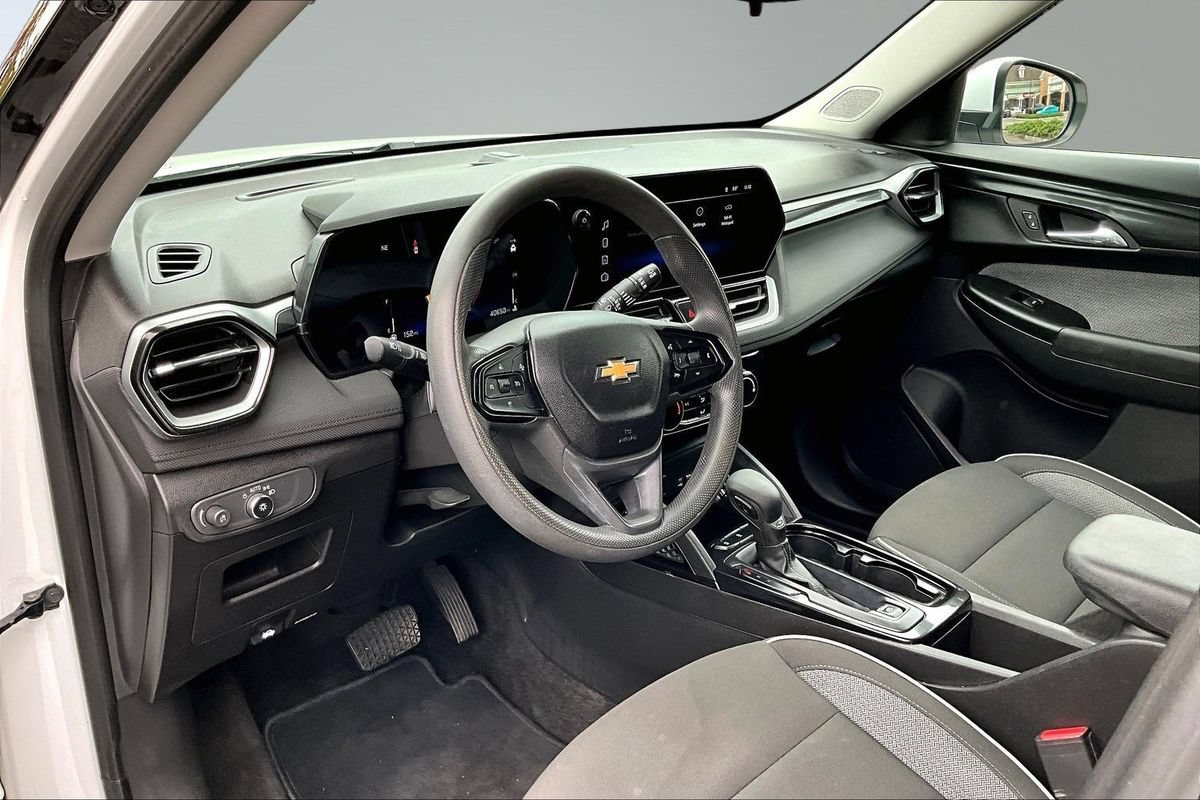 Used 2024 Chevrolet TrailBlazer LT FWD image 11