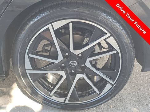 Certified 2025 Nissan Sentra SR w/ SR Premium Package FWD image 28