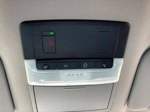 Used 2024 Nissan Pathfinder SV image 23