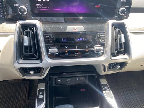 Certified 2023 Kia Sorento EX w/ Panoramic Sunroof Package FWD image 16