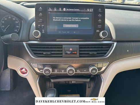 Used 2018 Honda Accord Touring image 18