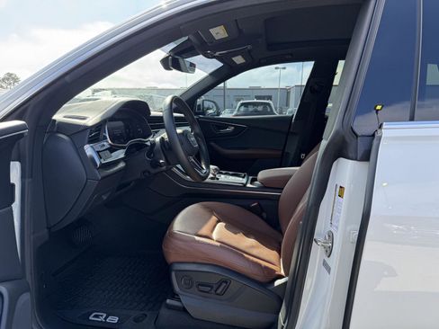 Used 2023 Audi Q8 Premium w/ Convenience Package image 5