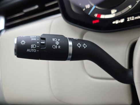 New 2025 Land Rover Range Rover SE image 27
