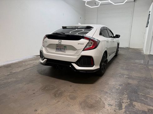 Used 2018 Honda Civic Sport image 10