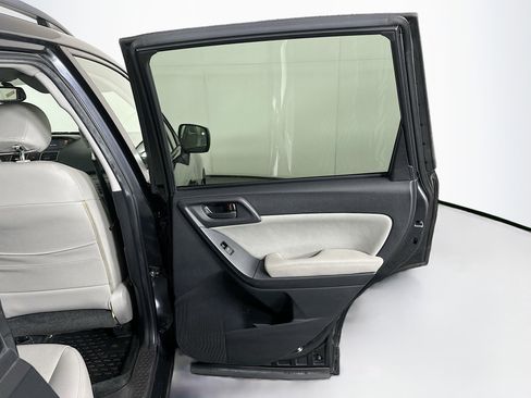 Used 2016 Subaru Forester 2.5i Premium image 29