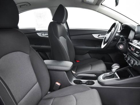 Used 2024 Kia Forte LX image 15