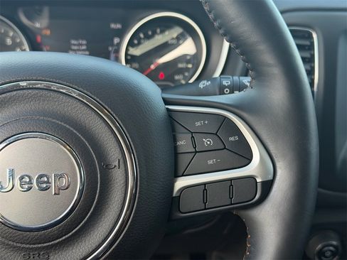 Used 2017 Jeep Compass Latitude w/ Popular Equipment Group image 21