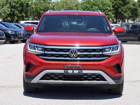 Used 2022 Volkswagen Atlas Cross Sport SE AWD/4WD image 2