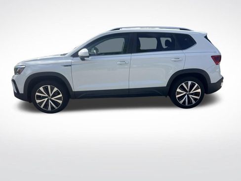 Used 2022 Volkswagen Taos SE FWD image 8