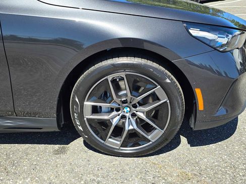 Used 2026 BMW i5 eDrive40 image 9