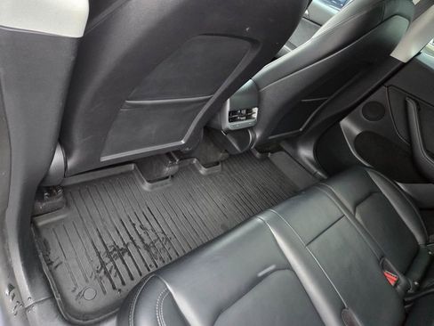 Used 2023 Tesla Model Y Long Range image 32