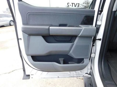 Used 2023 Ford F150 Lightning XLT image 15