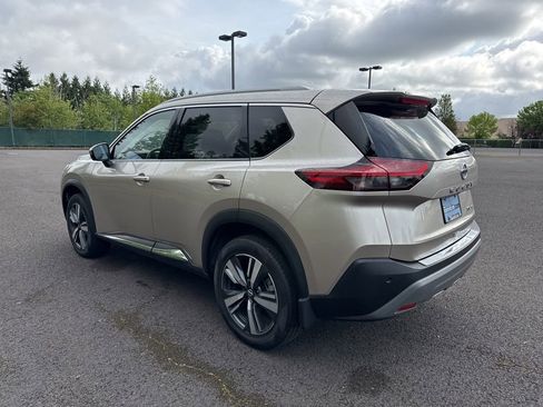 Used 2021 Nissan Rogue SL w/ Premium Package AWD/4WD image 5