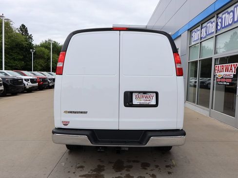New 2026 Chevrolet Express 3500 Extended w/ Driver Convenience Package RWD image 10