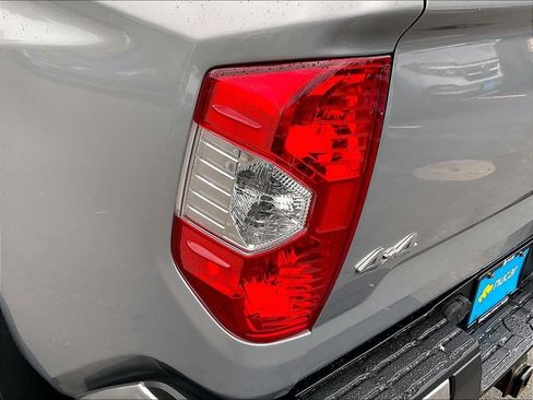 Used 2017 Toyota Tundra SR5 AWD/4WD image 34