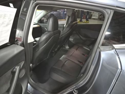 Used 2022 Tesla Model Y Performance image 15