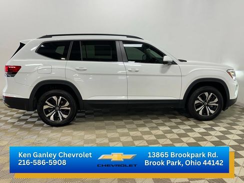 Used 2024 Volkswagen Atlas SE FWD image 4